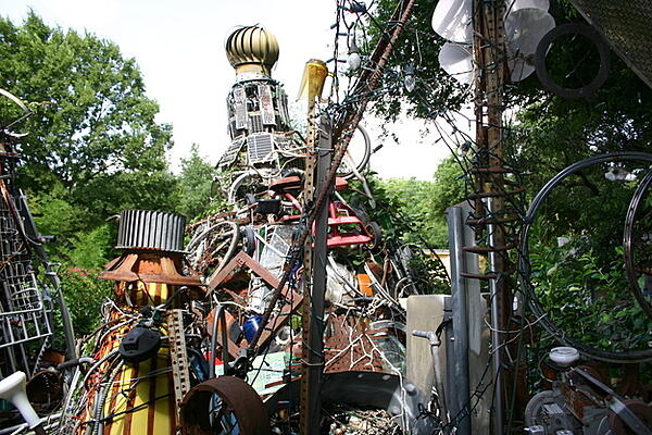 cathedral-of-junk-austin