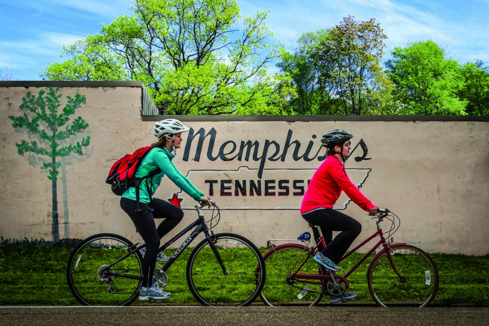 Biking_in_Memphis_mural_-_Craig_Thompson